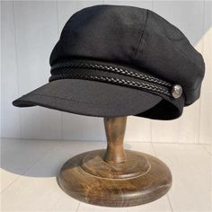 This stylish hat features a classic black newsboy cap design, crafted from a blend of 80% cotton and 20% polyester. The cap is adorned with a braided leather chain and vintage rivet buttons on the sides, enhancing its overall texture and adding a touch of sophistication. Its eight-panel structured construction ensures a comfortable and flattering fit. I provide 6 sizes for this vintage style newsboy cap. Specifications Material: 80% cotton, 20% polyester Color: Versatile black Decoration: Leathe Newsboy Hat Outfit, Leather Beret, Knit Beret, Visual Style, Personalized Hats, Hat Beret, Newsboy Hat, Stylish Hats, News Boy Hat