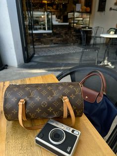 #lv #longchamp #fujifilm #vintage #handbags Lv Papillon Bag, Lv Outfit, Girly Accessories, Luxury Bag, Vintage Handbags, Old Money, Louis Vuitton, Money, Handbags