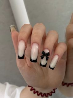 Nail Piercing, Fake Nails Designs, Soft Nails, Sparkly Nails, Pink Acrylic Nails, Minimalist Nails, Nail Varnish, Fire Nails