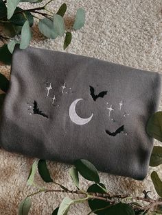 WILDFOXBYROWAN  Night-Sky Bats 🌙🦇 Perfect for Autumn / the Spooky Season   Choose from: Black Sweatshirt / Hoodie (Bats in Grey thread) Grey Sweatshirt / Hoodie (Bats in Black Thread) Charcoal Sweatshirt/ Hoodie (Bats in Black thread) GILDAN Heavy Blend SWEATSHIRTS & HOODIES  50% cotton/ 50% polyester SIZE (chest to fit inches) : (I'd say it's more on the oversized feel with a dropped shoulder).  S - 34/36 M - 38/40 L - 42/44 XL - 46/48 XXL - 50/52 3XL - 54/56 4XL - 58/60 WASHING INSTRUCTIONS: Spooky Clothes, Spooky Fashion, Grey Accessories, Autumn Moon, Black Thread, Black Sweatshirt, Season Autumn, Grey Sweatshirt, Spooky Season