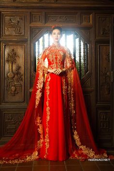 Vietnamese Wedding Dress, Vietnamese Wedding, Chinese Wedding Dress, Vietnamese Traditional Dress, Mode Kimono, Vietnamese Dress, Fantasy Gowns, Fantasy Dress, Chinese Dress