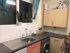 A DIY enthusiast has revealed that she gave her council house kitchen a mega makeover, without breaking the bank.  Emmie Connell used bargain buys from Amazon to give her kitchen a total overhaul – and people say it’s incredibly ‘funky’ and love the ‘60s’ vibe. Keen to show off her DIY skills, Emmie took to […]