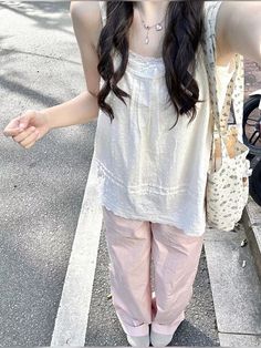 귀여운 옷 Xiaohongshu Outfits, Softgirl Outfits, Downtown Aesthetic, Outfit Korean, Closet Ideas, Beauty Stuff, Fashion Korean, Outfit Inspo Fall