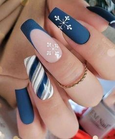 Nails Mom, Beige Nails Design, Nail Art Noel, Accent Nail Designs, Winter Manicure, Fingernail Designs, Winter Nails Acrylic, Beige Nails