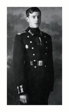 an old photo of a man in uniform