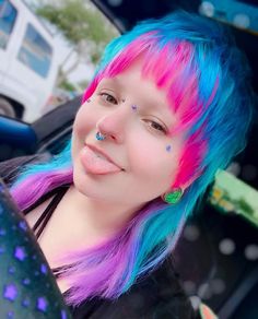 Short Neon Hair, Short Colourful Hair, Y2k Mullet, Blue And Green Hair, Blonde Instagram, Blue And Pink Hair, Beauty Hairstyles