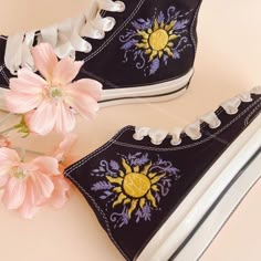 Cute Shoes Custom, Embroid Converse, Shoe Colors That Go With Everything, Custom Converse Embroidery, Painting On Black Shoes Ideas, Tangled Shoes Painted, Prom Shoes Converse, Embroidery Designs For Shoes, Tangled Themed Outfit