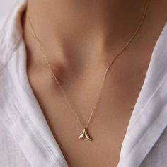 🌟 14K Gold Whale Tail Necklace 🌟 Embrace the majesty of the ocean with our 14K Gold Whale Tail Necklace. This elegant piece captures the strength and beauty of the whale, symbolizing freedom, power, and deep connection to the sea. Perfect for ocean lovers and adventurers, this necklace adds a touch of marine-inspired elegance to any outfit. Whether worn alone or layered, it's a timeless reminder of the ocean's wonders and a unique addition to your jewelry collection. 🐋✨ Available in three gor Gold Mermaid Tail, Gold Whale, Whale Tail Necklace, Dolphin Fish, Gold Necklace For Women, Gold Mermaid, Minimal Gold, Mermaid Jewelry, Fish Tail