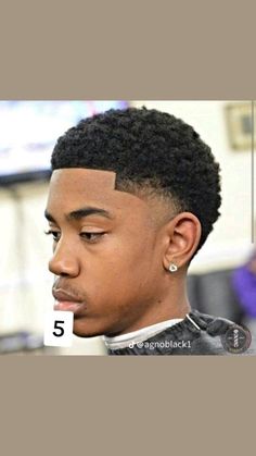 Black Taper Fade Haircut, Hair Styles For Short Hair Men Black, Haircut For Black Man, Taper Black Men, Taper Fade Black Men, Black Hairstyles Men, Hair Cuts For Men, Black Hair Fade, Taper Fade Afro