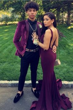 Get inspired by this Burgundy Velvet Two Pieces Peak Lapel Bespoke Prom Suits for Men with rush order service at ballbella.com. Fast delivery worldwide, 1000+ styles available, extra coupons to save you a heap. Velvet Prom Suit, Prom Blazers For Men, Dip Dye Wedding Dress, Dye Wedding Dress, Prom For Guys, Homecoming Suits, Prom Blazers, Prom Suits For Men