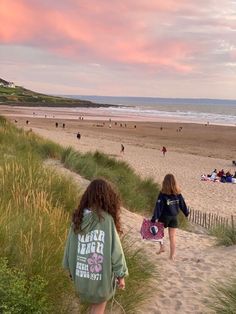 School On The Beach, Tropical Girl Aesthetic, Summer Bucket Lists