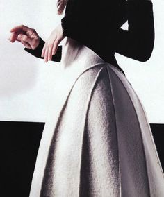 Karl Lagerfeld for Chanel Detail Couture, Cluster Design, Skirt Pencil, Fancy Tops, Fashion Designing, Sewing Art, Maxi Skirts, Looks Style