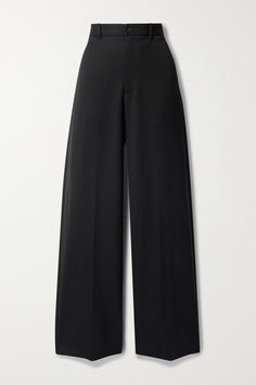 Timeless and understated, Nili Lotan's 'Johan' pants will go with virtually any top, so you can expect to reach for them often. They're tailored from wool-twill and have a high-rise waist and wide legs with gently pressed creases. Wide Leg Black Dress Pants, Basic Pants Must Have, Cool Pants Design, Black School Pants, Office Black Pants, Elegant Bottoms, Wide Leg Office Pants, Wide Black Pants, Fbi Outfit