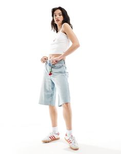 Shorts by ASOS DESIGN As versatile as your jeans Mid rise Belt loops Five pockets Baggy fit Baggy Short Outfits, Short Baggy Jeans, Denim Jorts, Jeans Long, Uni Outfits, Skirt Co Ord, Bleach Wash, School Fits, Satin Slip Dress