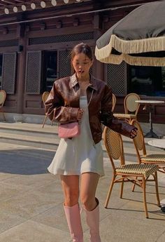 Korean Casual Outfits, Cropped Leather Jacket, Vestido Casual, Mode Vintage, Casual Style Outfits, Korean Outfits, Up Girl, Kpop Fashion