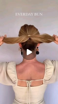 Awesome Hairstyles on Instagram: "Easy hair tutorials ❤️❤️ By @hair_is_fun_ ❤️ . *No copyright infringement was intended. If you are the author of this video and do not want your video to be posted on this page, please contact me in DM and your video will be deleted as soon as possible. Thank you 🤗 . #hairstylevideo #hairvideotutorial #hairoftheday #hairtutorial #hairstyleideas #hairglamvideos #hairvideo #videohair #hairstyle #hairdecoration #hotd #hairtransformation #tutorialhair #cutehairstyles #tutorialhairdo" How To Do A Low Bun With Medium Hair, Hair Fragrance Diy, Easy Hair Tutorials, Gym Hair, Easy Hair Updos, Hair Tutorials Easy, Trendy Wedding Hairstyles, Hairdos For Short Hair