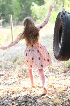 Bunny's Briar dress using Nosh Organics feather print organic cotton jersey // Megan Nielsen Design Diary Tulle Skirt