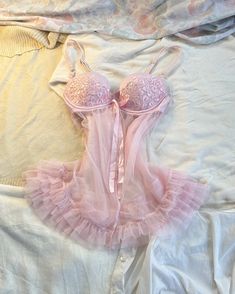 🎀VENDIDO Marca: VICTORIA’S SECRET Talla: 34B Valor: 85 s #ropa #peru #ropaperu #thriftingperu #secondhand #secondhandperu #coquette #coquetteperu #coquette #dolette #lenceria Victoria Secret Lenceria, Victorias Secret Lingerie, Secret Valentine, Victoria's Secrets, Valentines Lingerie, Twenty Four, Victoria Secret Lingerie, Lingerie Set, Sailor Moon