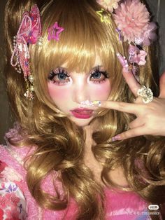 my profile picture at the moment, she's so pretty. Gyaru Onee Gal, 2020 Era Aesthetic, Gyaru Style Makeup, Gyaru Fashion Makeup, Ganguro Gyaru Aesthetic, Kawaii Metal Aesthetic, Pink Futuristic Outfit, Gyaru Pfp Pink, Hime Gyaru Art