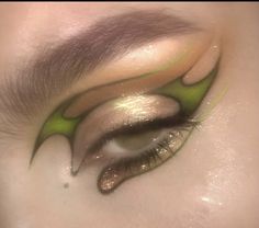 Green Graphic Liner, Matte Make Up, Artsy Makeup, Funky Makeup, Graphic Makeup, Rave Makeup, Swag Makeup, Ethereal Makeup, Green Makeup