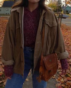 sweater, vintage denim, corduroy jacket, vintage outfit 40s Mode, Outfits For 2023, Fashion Nova Outfits, Hippie Look, Outfit Vintage, Mama Mia, Outfit Inspo Fall, Inspiration Mode