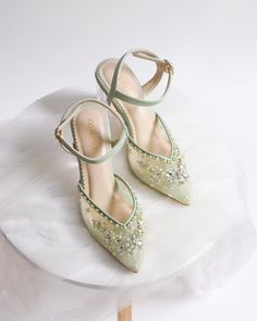 Shoe Custom, Pearl Shoe, Embroidery Wedding, Pearl Shoes, Simple Pearl, Green Heels, Elegant Embroidery, Wedding Guest Shoes, Ankle Strap Shoes