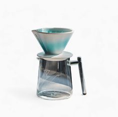 V60 Ceramic Pour Over Coffee Dripper with Sharing Pot - MUVNA - Lastaforest Coffee Dripper, Pour Over Coffee, Coffee Grounds, Classic White, Full Set, The Expanse, Statement Pieces, Coffee Lover, Coffee Maker