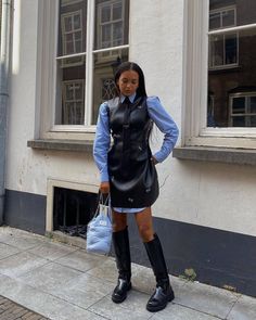 Chunky Boots Will Be Fall 2020's Biggest Boot Trend | Who What Wear Chunky Boots Outfit Winter, Wellington Boots Outfit, Chunky Boots Outfit, Quinceanera Centerpieces, Black Knee Boots, Winter Boots Outfits, Boots Outfits, Color Dresses, White Ankle Boots