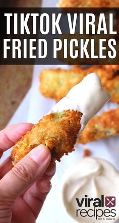 fried pickle with ranch dressing Recipes Fried Pickles, Oven Fried Pickles, Pickles Recipes, Food For Parties, Easy Pickling Recipes