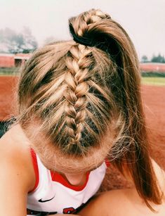 @estheranne_ Softball Hairstyles, Sport Hair, Pinterest Hair, Peinados Fáciles Para Cabello Corto, Sports Hairstyles, Athletic Hairstyles, Braid Hair, Sporty Hairstyles, Braid Hairstyles