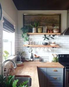 the kitchen counter is clean and ready for us to use in some places like this