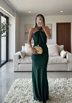 Fancy Wedding Guest Dress Classy, Gala Outfit Ideas Classy, Classy Wedding Guest Outfit, Formal Wedding Guest Attire, Classy Going Out Outfits, Pleated Long Dress, Formal Wedding Attire, Beach Wedding Attire, Formal Prom Dresses Long