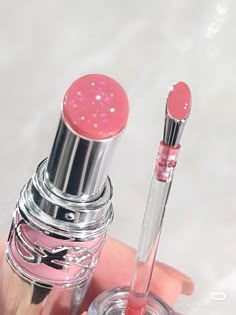 Cute Lipstick, Makeup Accesories, Makeup Package, Fancy Makeup, Pink Lipstick, Makeup Items, Pretty Makeup, Cute Makeup, Lip Moisturizer