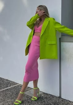 Colour Party Outfit, Colour Blocking Outfit, Ropa Color Neon, Neon Green Outfit, Neon Outfit Ideas, Fall Outfit Trends, Bright Colors Fashion, Chique Outfit