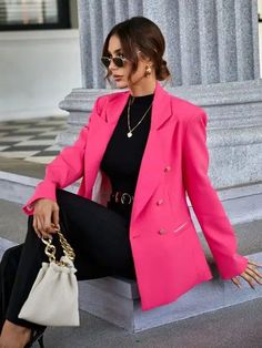 Womens Pink Blazer Outfit, Pink Blazer Styling Women, How To Style Pink Blazers Women, Pink Blazer Jacket Outfit, Blazer Outfits Pink, Style Pink Blazer Women, Outfit Sacó Rosa, Pink Blazer Styling, Pink Suit Jacket Outfits Women