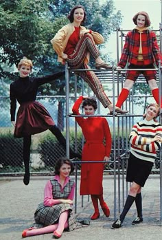 Early 60s Fashion, 60s Fashion Trends, Convention Outfits, 60s Vintage Fashion, 60s 70s Fashion, Fashion 1960s, Fashion Days, 1970s Fashion, 1960s Fashion