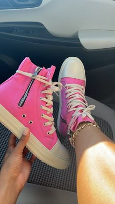 Pink Shoes Outfit, Red Leather Shoes, Shoes Outfit Fashion, Cute Nike Shoes, Fresh Shoes, Hype Shoes, Cute Nikes