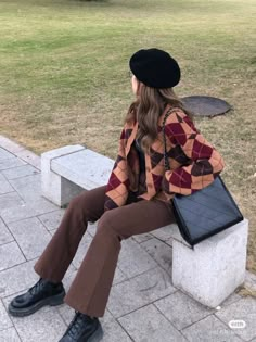 Fall Fashion Academia, Vintage Inspired Winter Outfits, Home Party Outfit Casual, Chunky Lace Up Boots Outfit, Romantic Academia Fall Outfits, Vintage Platform Boots For Fall, Teddy Fresh Outfit, Winter Outfits Vintage, Brown And Red Outfit