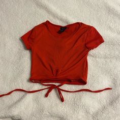 Brand New Never Worn Red Crop Top T-shirt For Summer, Basic Red Crew Neck Crop Top, Red Short Sleeve Crop Top For Summer, Red Cotton Crop Top, Red Casual Crop Top, Red Short Sleeve Casual Crop Top, Casual Red Crop Top, Casual Red Short Sleeve Crop Top, Basic Red Summer T-shirt