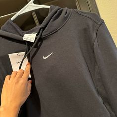 Small Nike Cropped Pullover Nwt Sweaters Nike, Clothes Board, Nike Sweaters, Cropped Pullover, Nike Sweater, Nike Sweatshirts, School Fits, Christmas Wishlist, Nike Black