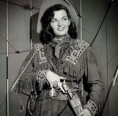 Jane Russell in "The Paleface"(1948) Western Girls, Painting Images, Elisabeth Shue, Jane Russell, Tattoo Reference, Sunset Blvd, Famous Photos, Cowboy Girl