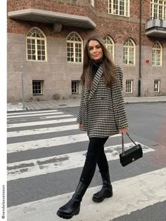 Europe Outfits, Blazer Outfit, Legging Outfits, Work Fits, Winter Outfit Inspiration, Paris Outfits