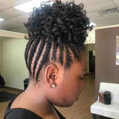 I want this updo myself! Who can I book with? I’ll blow it out and for you and everything! 😩#artistrybyelle #naturalupdo… Curly Updos, Hype Hair, Beautiful Black Hair, Curly Updo, Protective Hairstyle, Braided Cornrow Hairstyles, Easy Updos, Natural Hair Braids