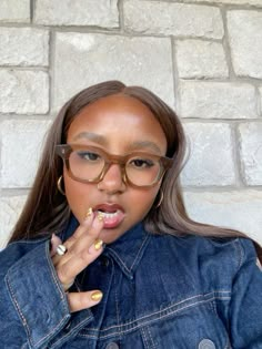 Long Hair Brown, Nail Art Gold, Brown Glasses, Denim Set, Nerd Glasses, Black Femininity, Art Gold