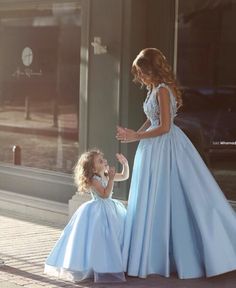 Angelic mother / daughter matching dresses Wedding Dress Photoshoot, Maternity Long Dress, Gaun Fashion, Lace Ball Gowns, Chiffon Dress Long, A Line Prom Dresses