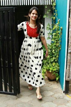 Kalamkari Kurtis, Kalamkari Dresses, Ikkat Dresses, Ikat Dress, Cotton Kurti Designs, Salwar Kamiz, Dress Neck Designs, Pinterest Images