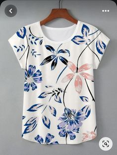 Pintura Aesthetic, Painting Dress, Printed Tee Women, Floral Tshirt, Printed Blouses, Vibrant Outfits, T-shirt Print Design, Fashion Poster Design, Flowers Fashion