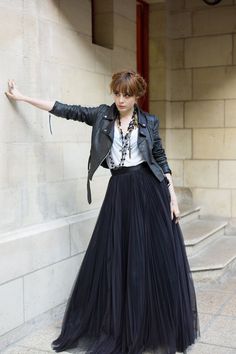 Long Black Skirt, Tule Rok, Long Outfit, Tara Jarmon, Moda Chic, Chrissy Teigen