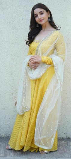 Buy Bollywood Alia Bhatt Yellow Nylone gown in UK, USA and Canada Punjabi Jooti, Chanderi Anarkali, Chique Outfit, Indie Dresses, Indian Designer Suits, Indian Woman