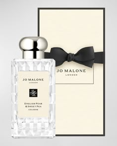 Jo Malone London English Pear & Sweet Pea Cologne, 3.4 oz. Sun-warmed orchards spring to life as tempting green pears fill the branches. The luscious fruits enveloped in softly scented pastel sweet peas, nestled on a base of powdery white musk. Scent Family: Light Floral Top Tasting Note:  King William Pear - An accord of mellow scented fruit that is fresh and ripe with a juicy facet. Heart Tasting Notes:  Sweet Pea - A soft floral note, garden fresh it complements the jui... Koleksi Parfum, Wild Bluebell, Peony Blush Suede, Perfume Floral, London Gifts, Fragrance Collection, Hazelnut